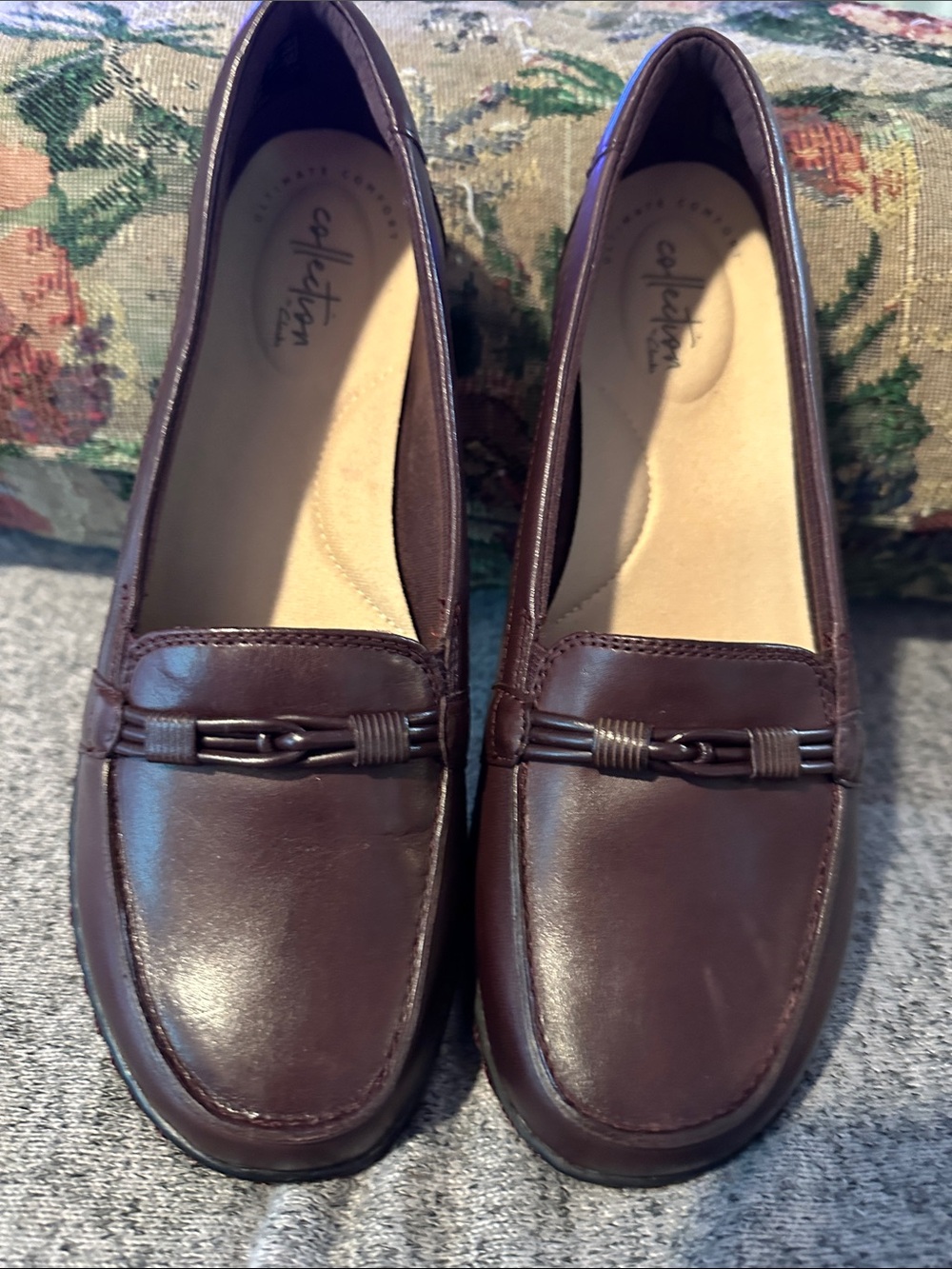 Clarks Women's burnished Brown Leather Slip-On Loafers Sz 8.5